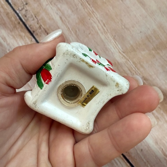 Vintage Santa Claus & Mrs. Claus Ceramic Salt & Pepper Shakers Christmas Holiday - Picture 9 of 9